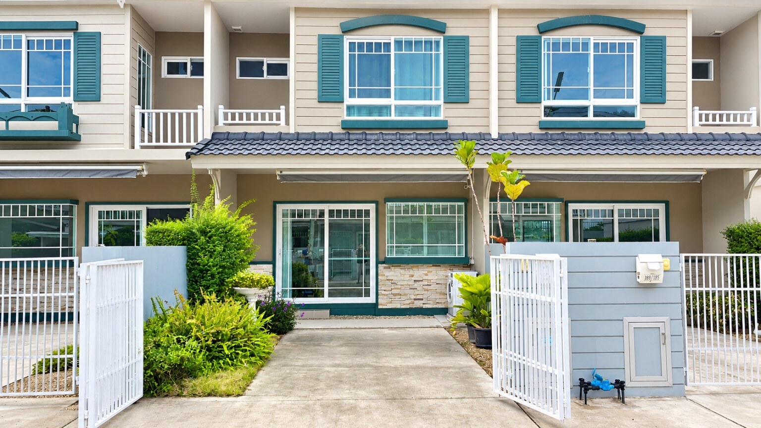 Brand-New Modern Vintage Townhome