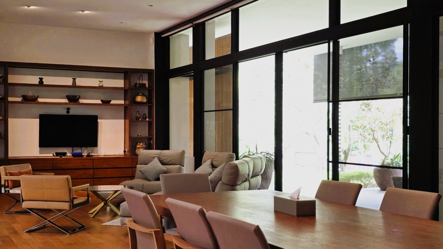 Tropical Modern Sanctuary