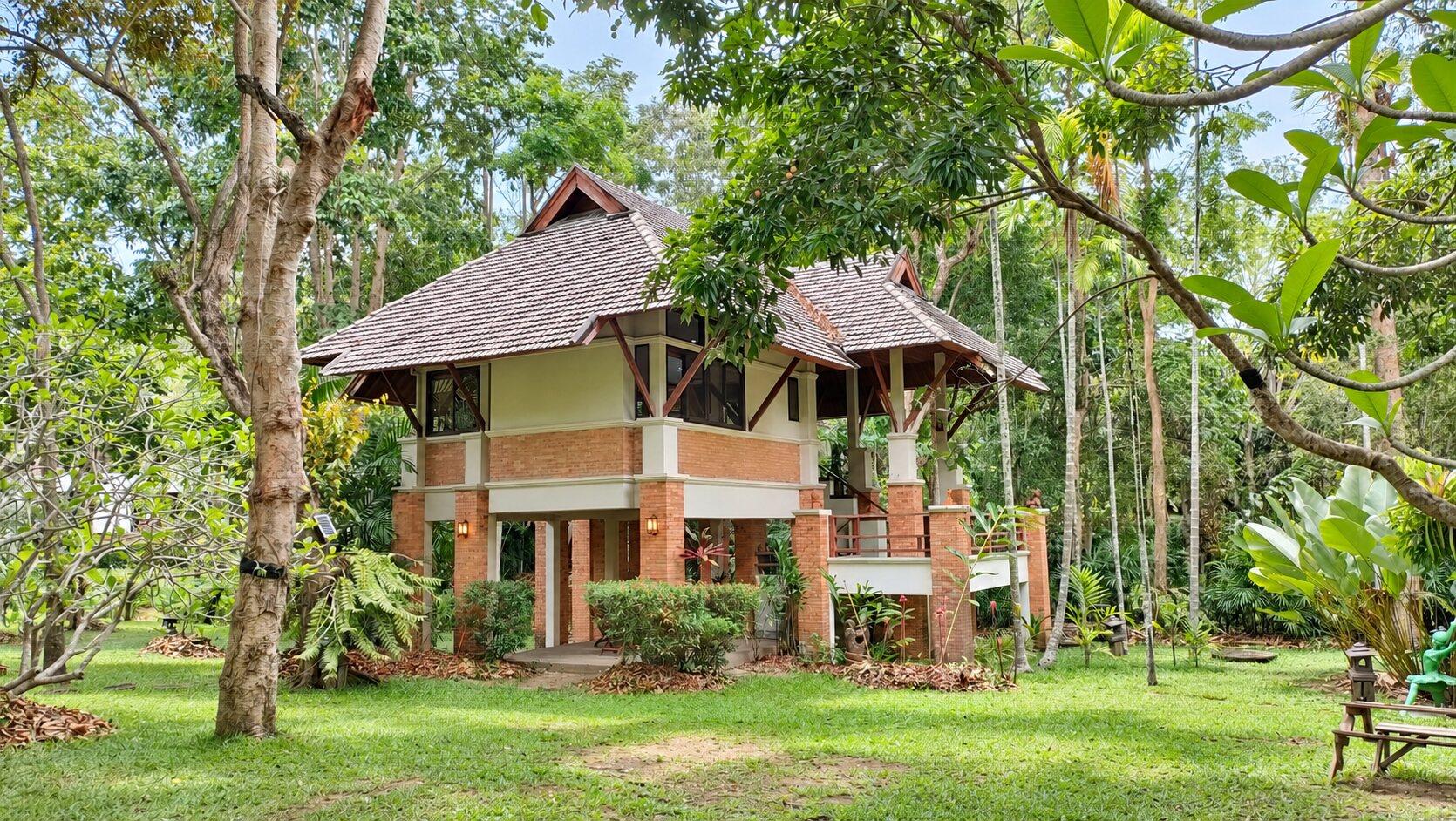 บ้านล้านนาร่วมสมัยริมลำน้ำแม่สา