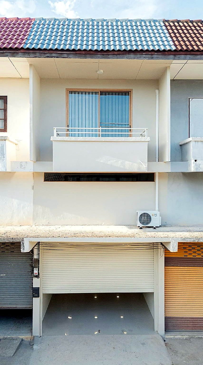 ทาวน์เฮาส์รีโนเวท 2.5 ชั้น
