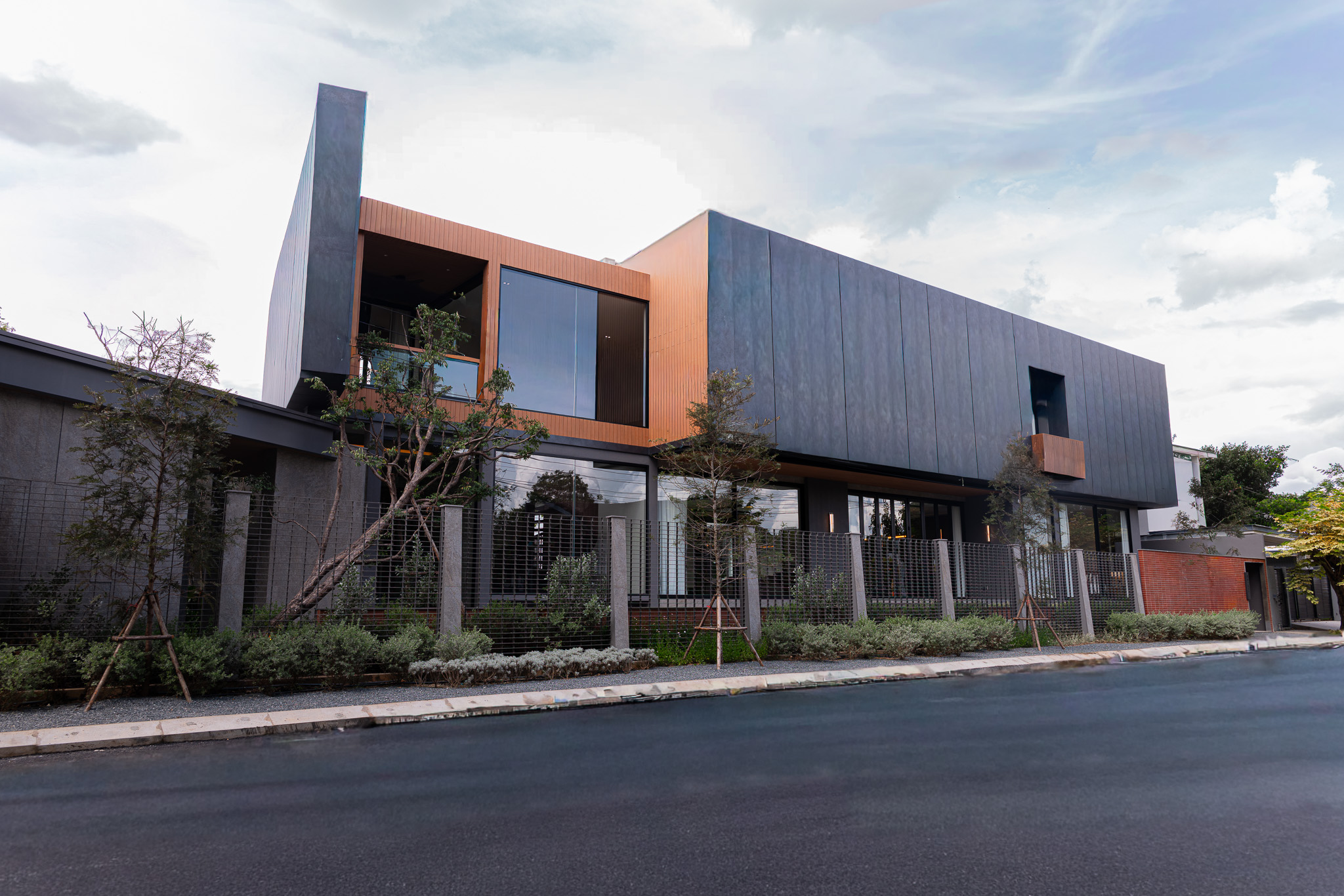 HS 009 · HS 009 | Modern Luxury Residence – Hang Dong, Chiang Mai · หางดง เชียงใหม่ · ภาพที่ 2