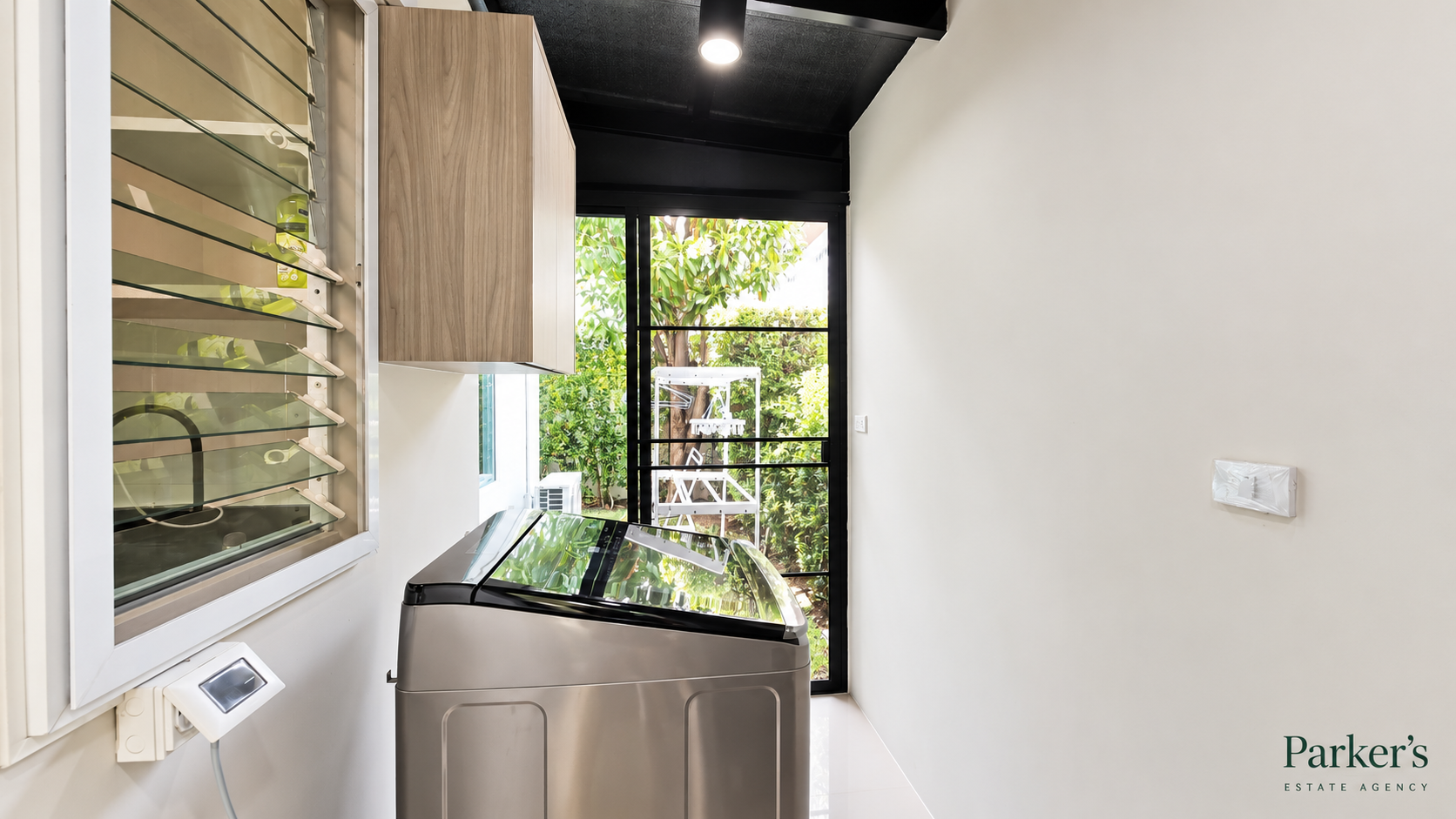 HSR 002 · HSR 002 Step into a beautifully designed **Modern Minimalist home · โครงการ อินนิซิโอ สันกำแพง เชียงใหม่ · ภาพที่ 4